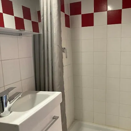 : Studio Vieux Chateau Apartment *